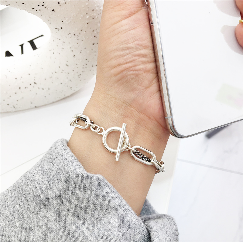 Vòng đeo tay nam nữ bản to ấn tượng