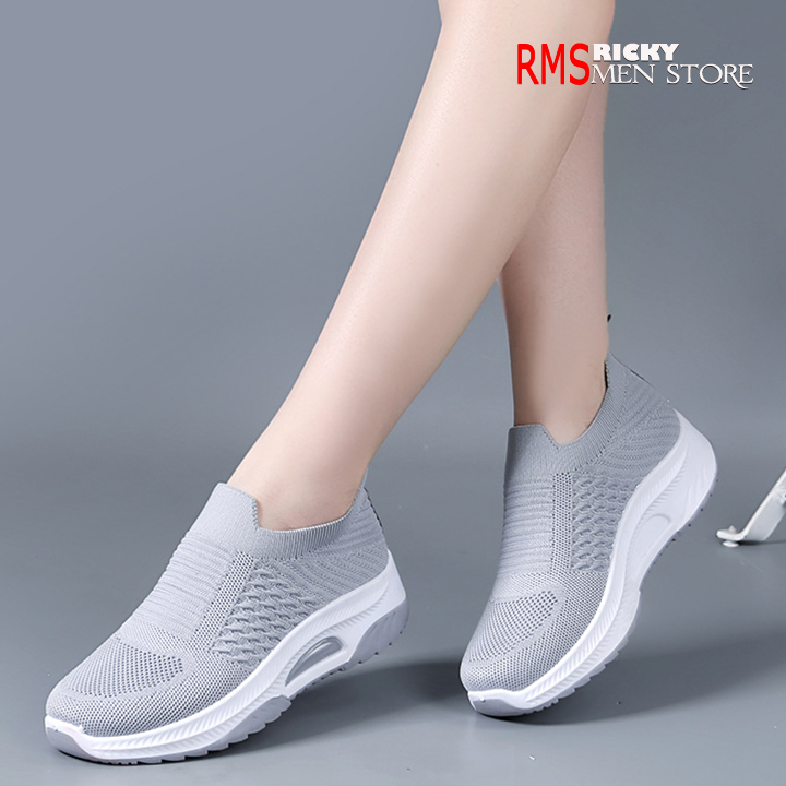 Giày thể thao nữ Basic, cổ chun co giãn, vải thoáng khí - Đế nhẹ . êm chân , dẻo