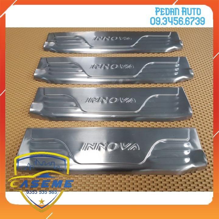 Ốp bậc Trong Xe Innova 2006 đến 2020 mẫu inox