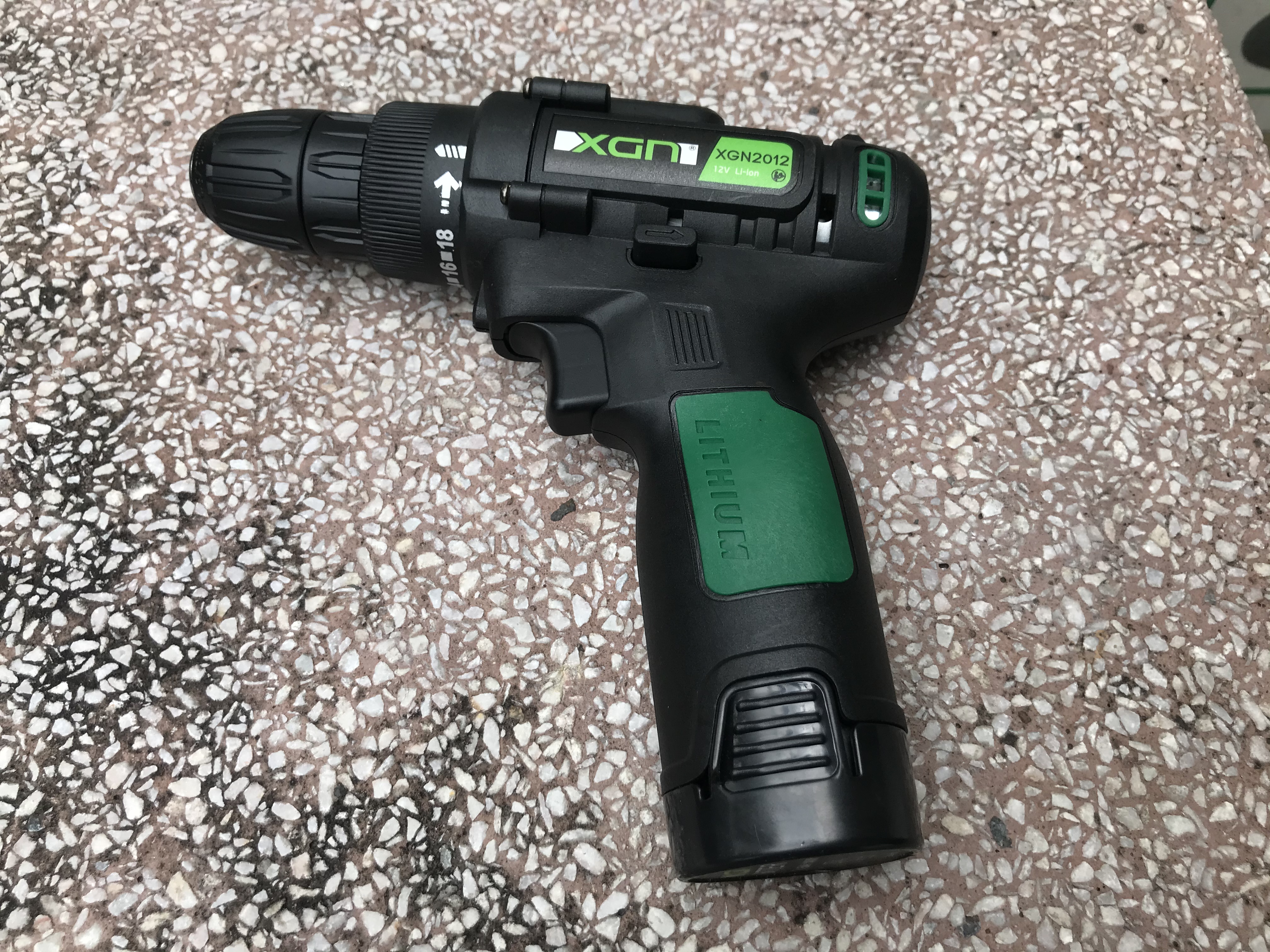 Máy khoan vặn vít dùng pin 12V XGN 2012