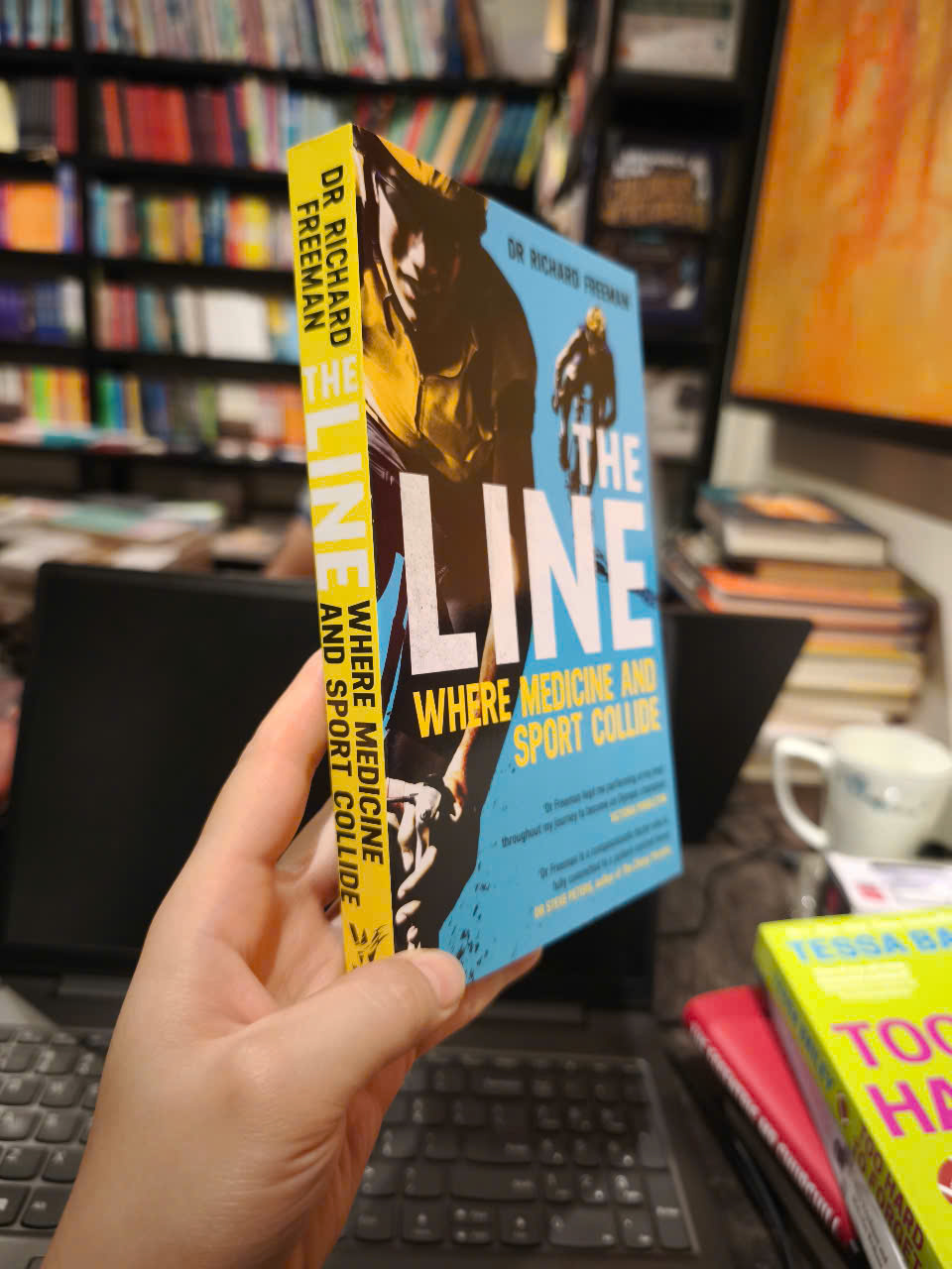 Sách - The Line: Where Medicine and Sport Collide by Richard Freeman - Cycling / Sport