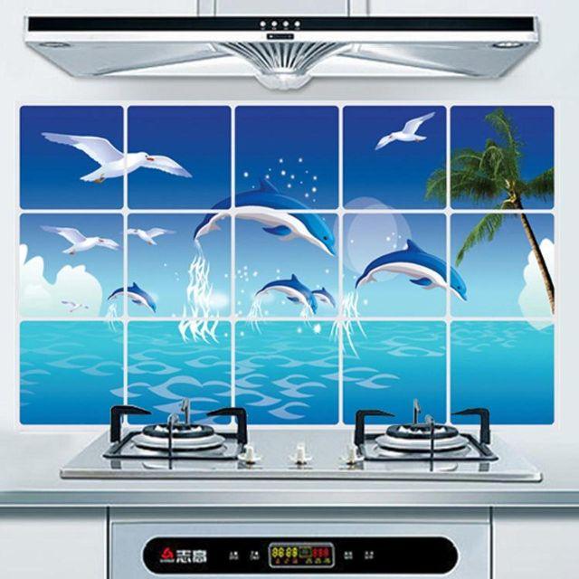 Decal bếp tráng nhôm cách nhiệt, giao mẫu ngẫu nhiên hoặc chat với shop để chọn mẫu.