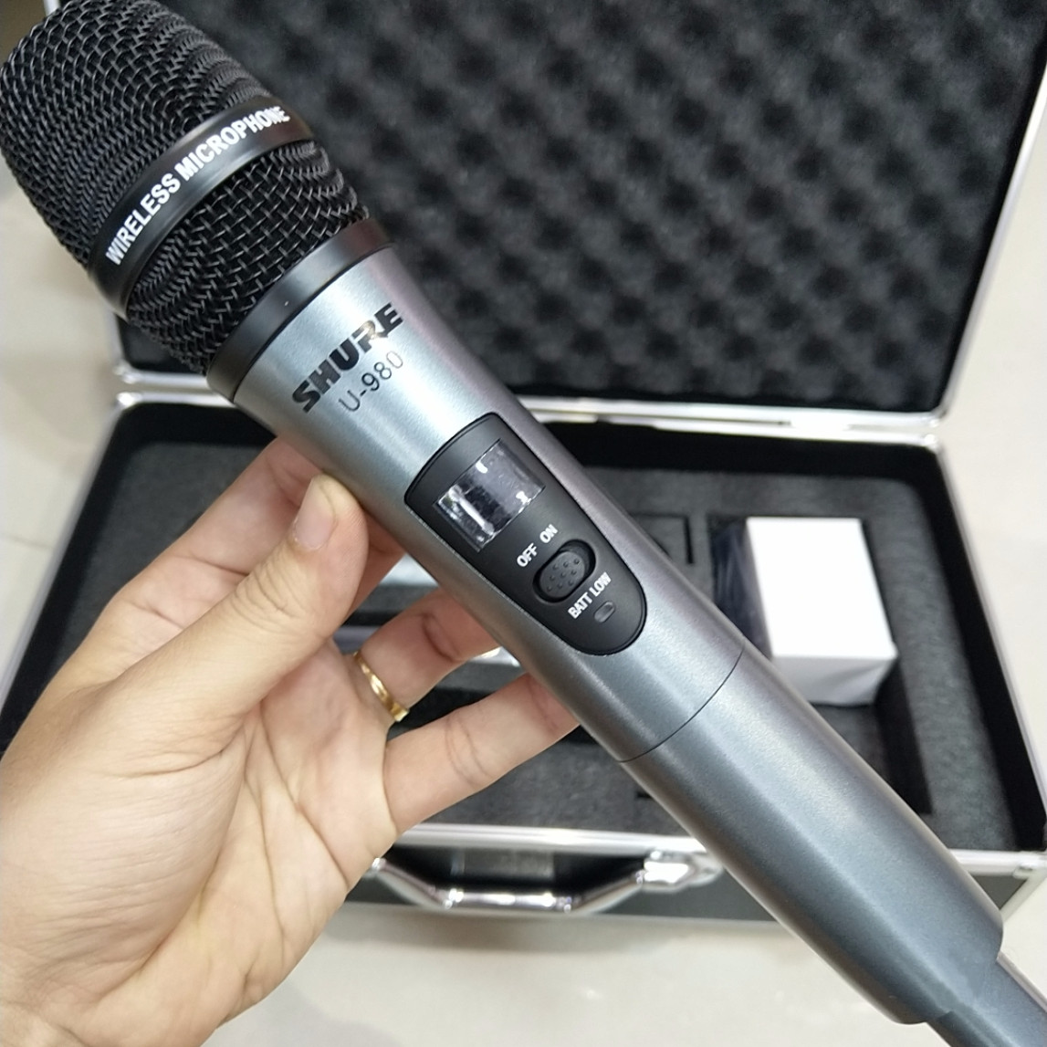 Micro Shure U980 Không Dây Chuyên Nghiệp - Hàng Nhập Khẩu