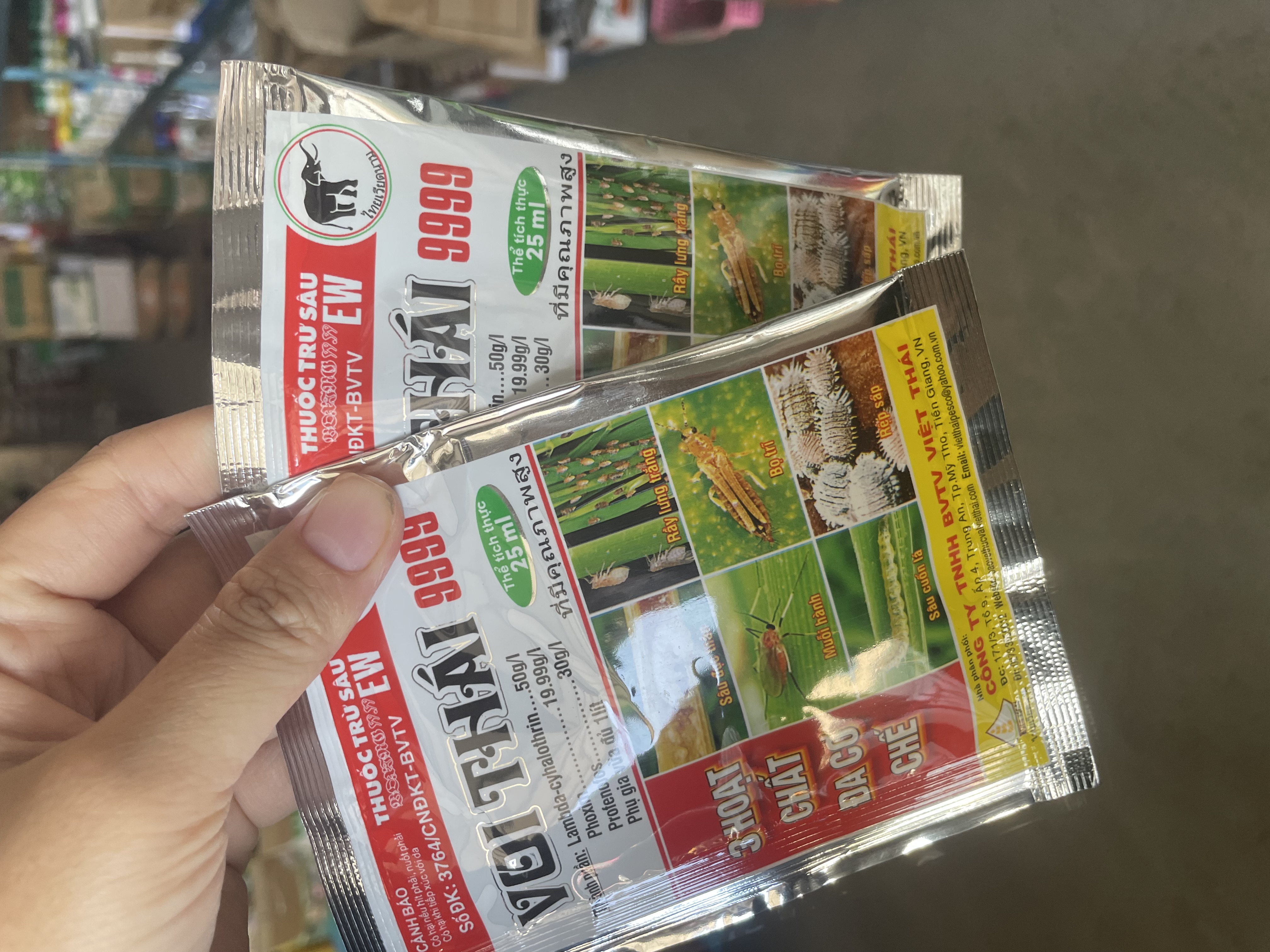Thuốc trừ sâu đục thân, rầy lưng trắng, muỗi hành, bọ trĩ, sâu cuốn lá và rệp sáp Voi Thái 999