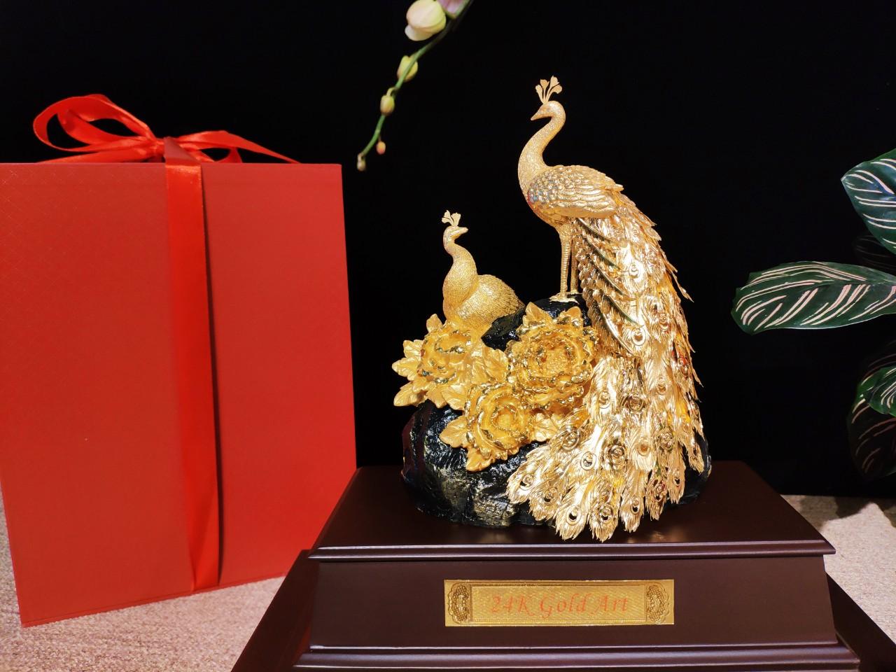 Tượng Đôi Chim Công Dát Vàng 24K MT Gold Art M09- Hàng chính hãng, quà tặng dành cho sếp, khách hàng, đối tác