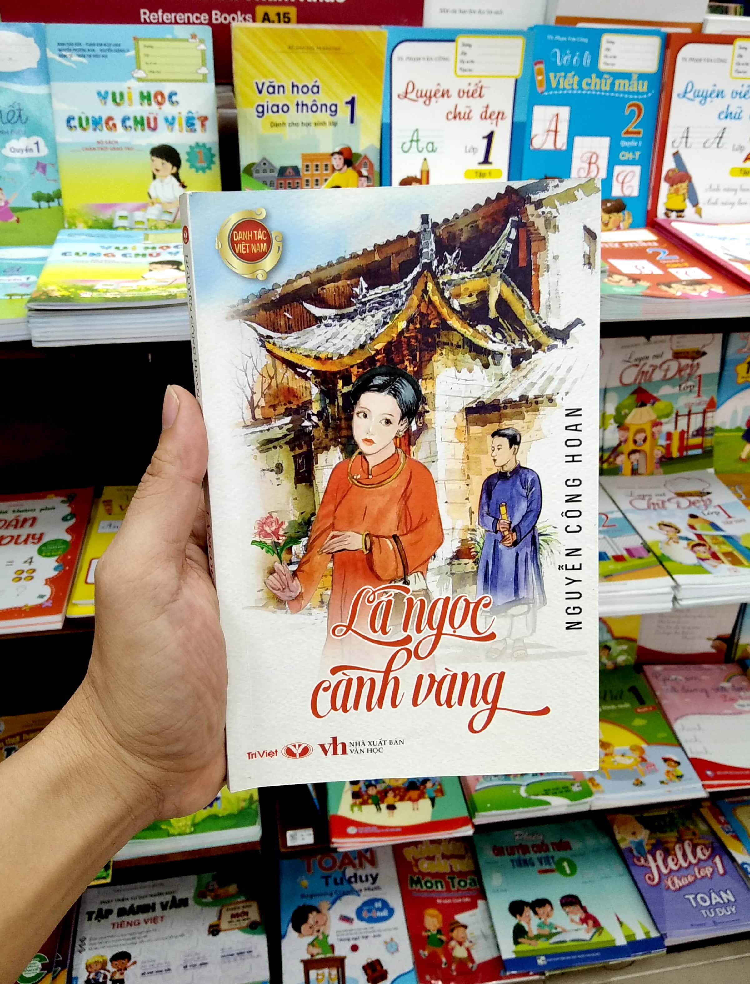 Sách - Lá Ngọc Cành Vàng (Tái Bản 2022)