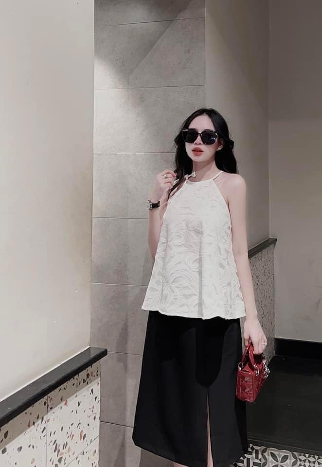 Áo cổ yếm chất liệu ren nơ tiểu thư