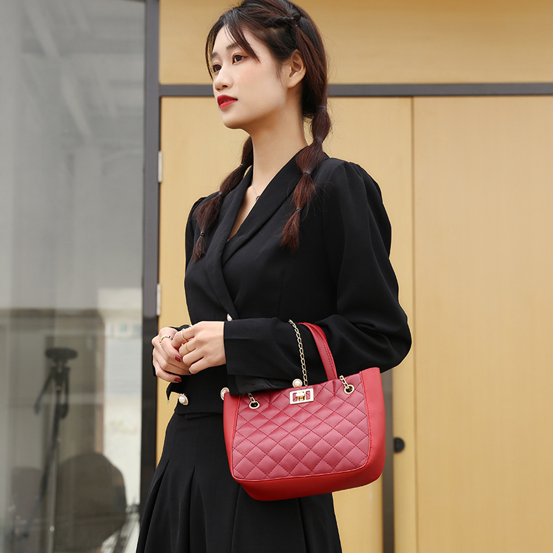 Túi xách nữ , túi đeo vai ,đeo chéo ,túi thời trang,  thiết kế hiện đại ,màu sắc tươi tắn trẻ trung ,đựng được nhiều giấy tờ ,ví mini ,mỹ phẩm và điện thoại ,phong cách Hàn Quốc đẹp và mới lạ