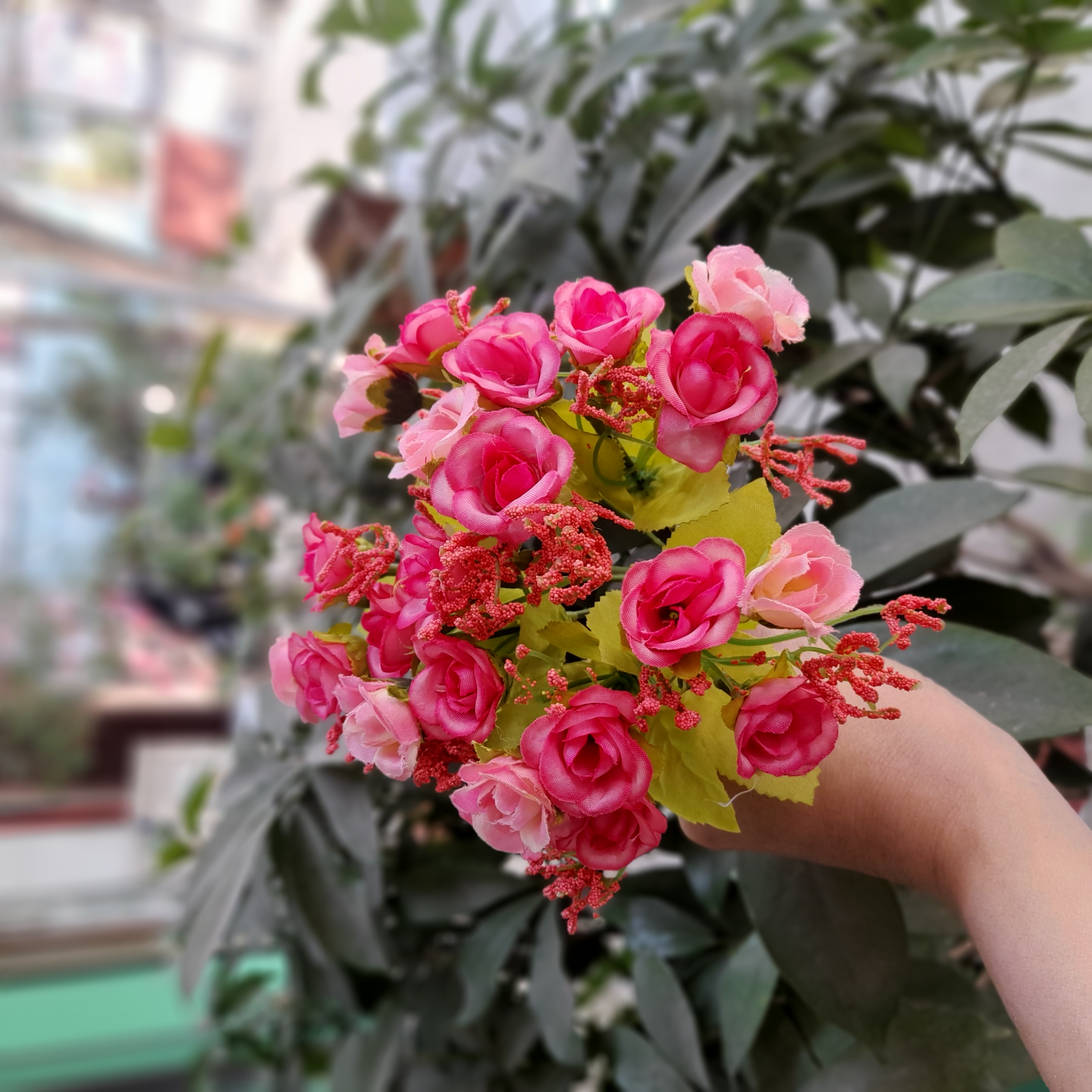 Cành hoa hồng kim cương 7 nhánh trang trí
