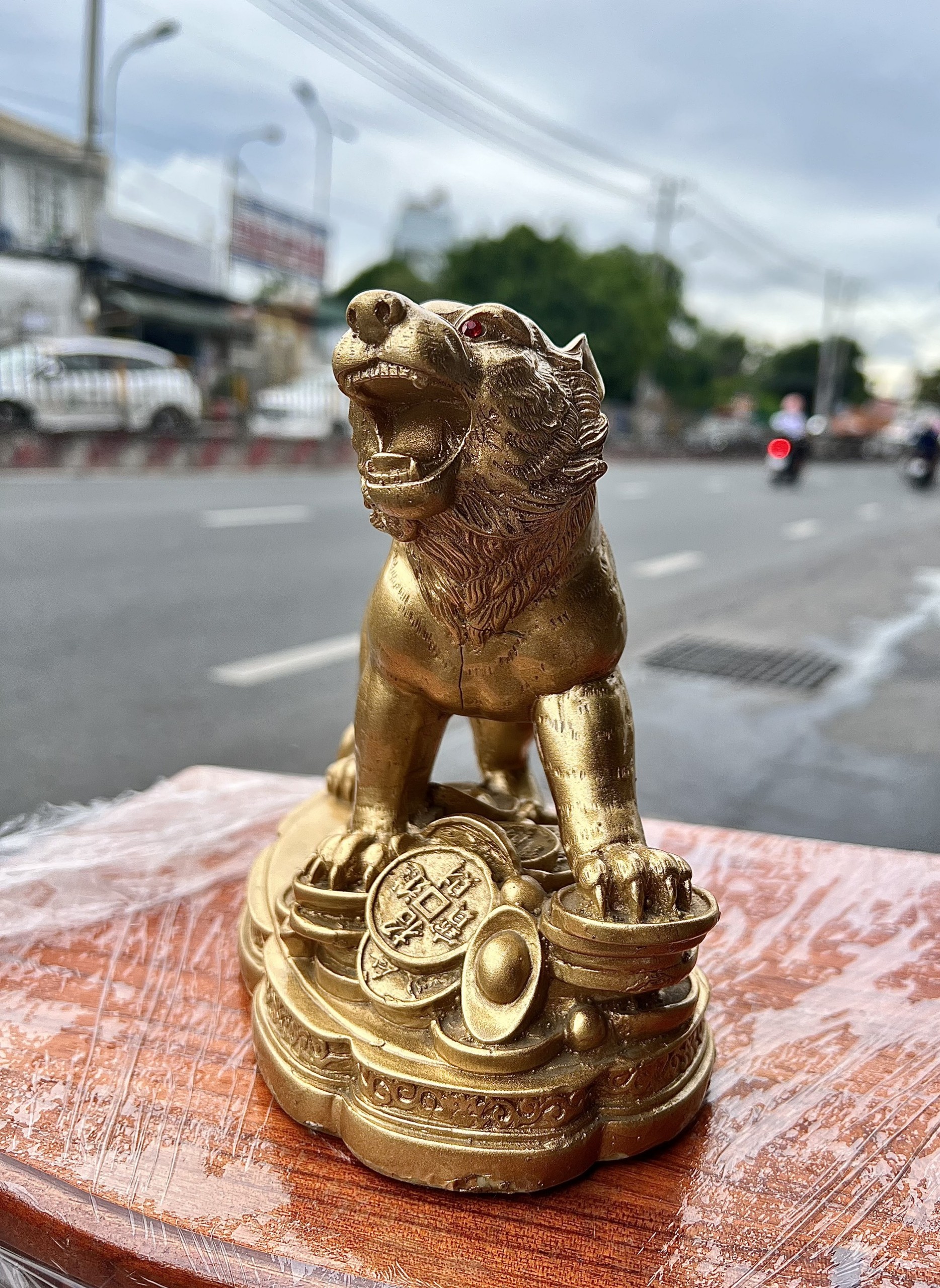 Tượng Hổ Phong Thủy bằng bột đá cao 17cm