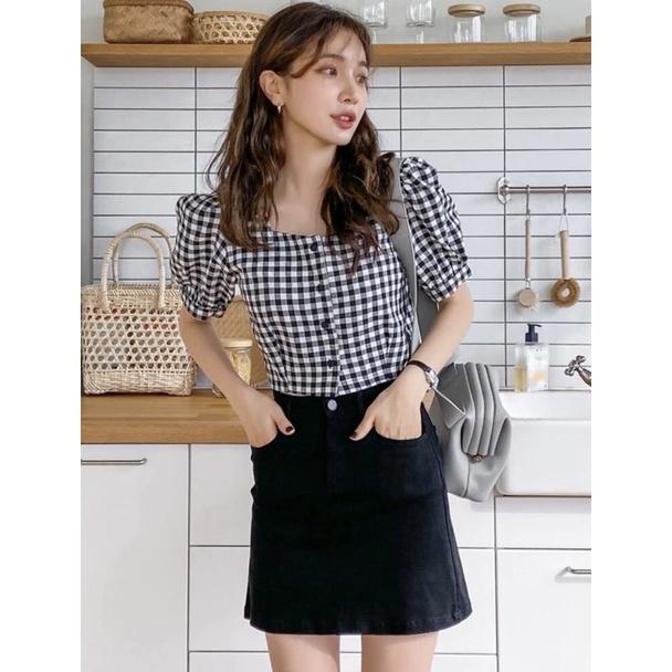 Áo sơ mi sọc caro đen trắng croptop tay phồng chất liệu kate xinh xắn
