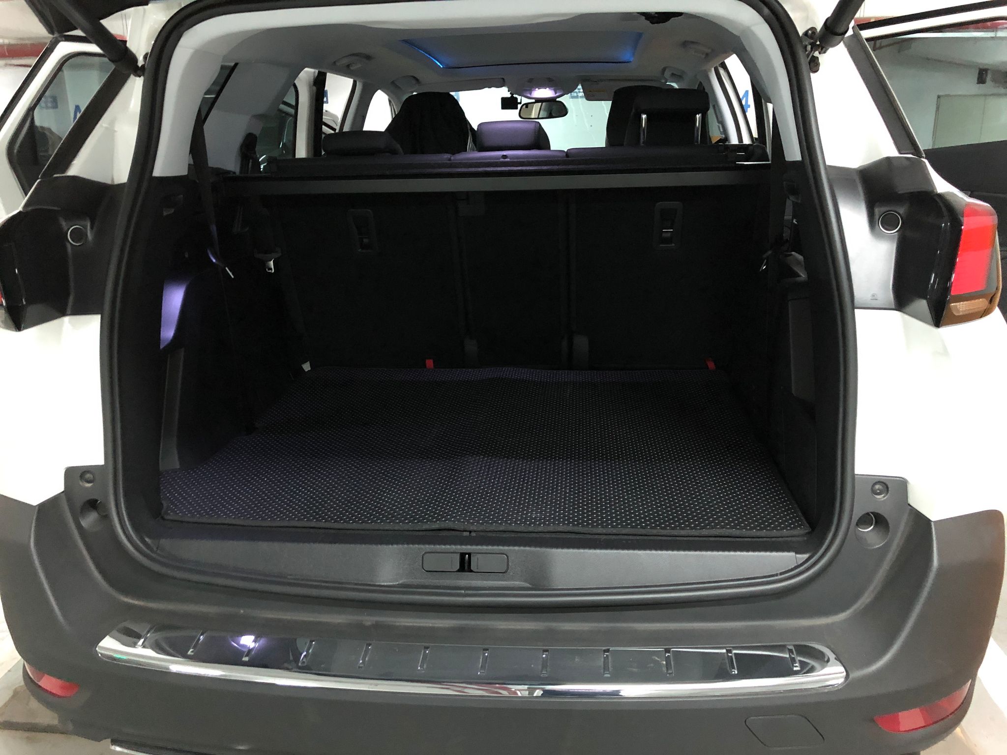 Hình ảnh Thảm lót sàn ô tô KATA cho xe Peugeot 5008 (2017-2023) - Khít với sàn xe, Chống trơn, Không mùi, Không ẩm mốc
