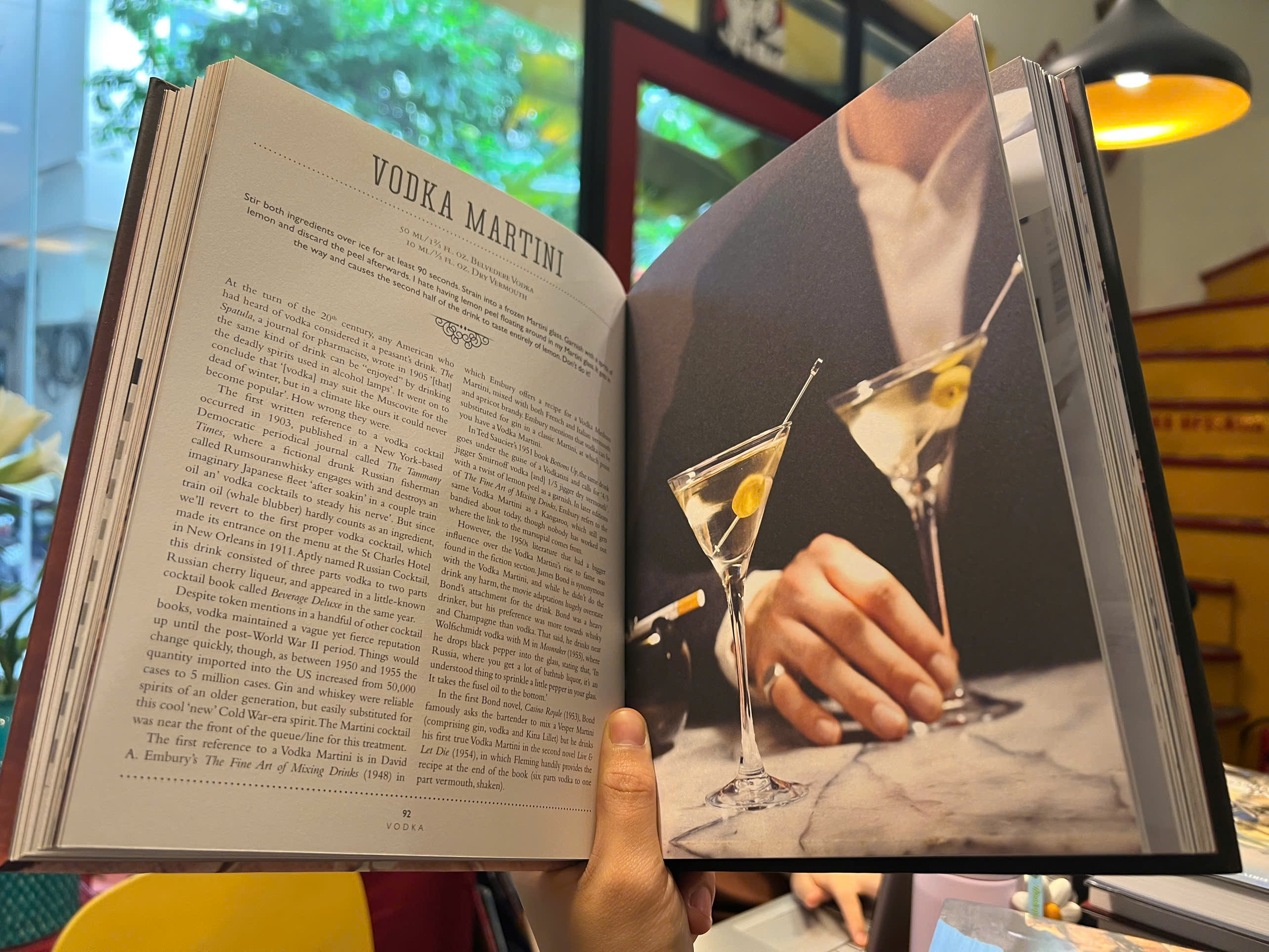 Sách - The Curious Bartender: In Pursuit of Liquid Perfection - Cocktails / Ngoại văn Nhập khẩu UK