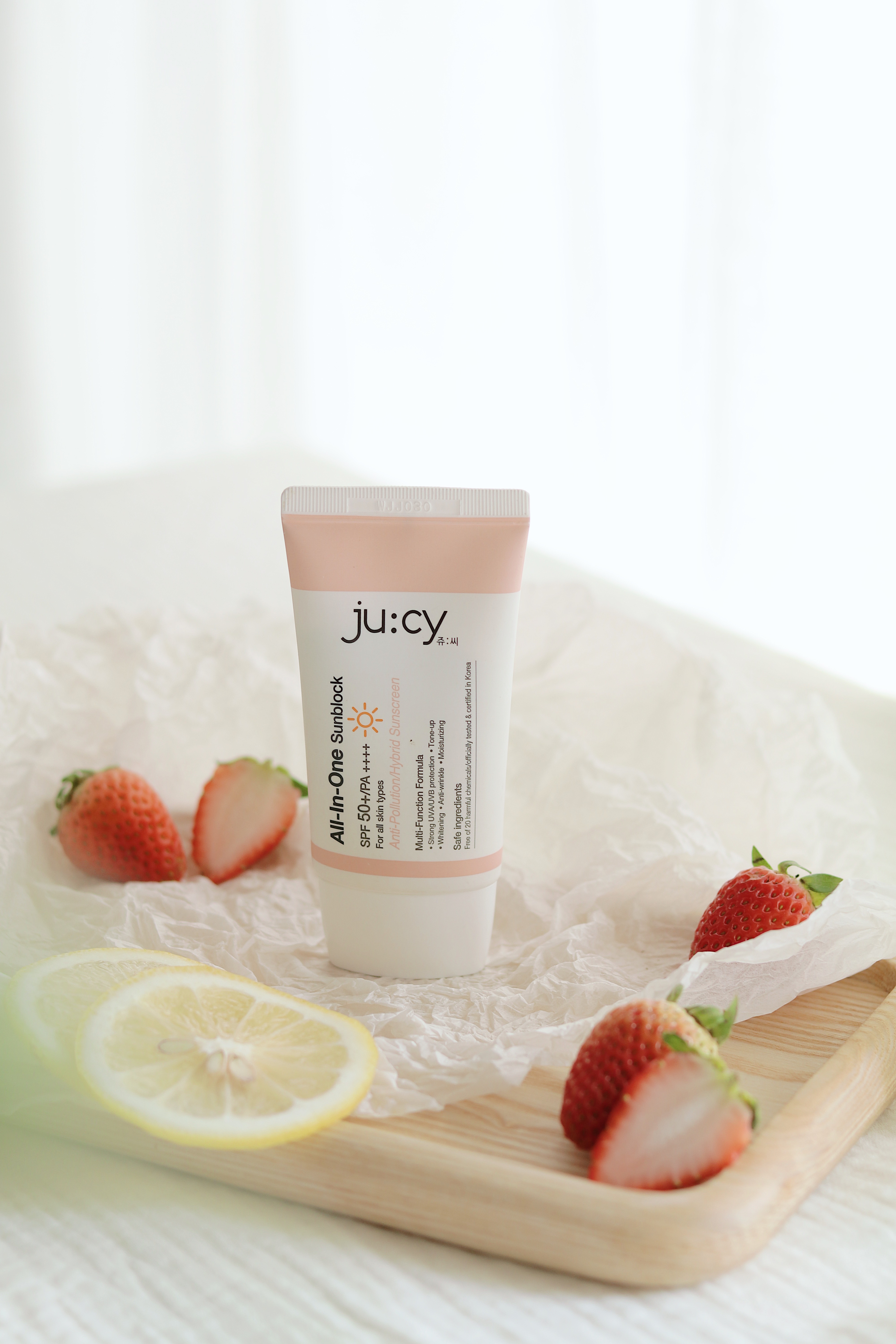 Kem chống nắng Nâng tone da Jucy All-In-One tặng mặt nạ