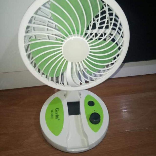 Quạt sạc tích điện gấp gọn Kc5811 có đèn,
