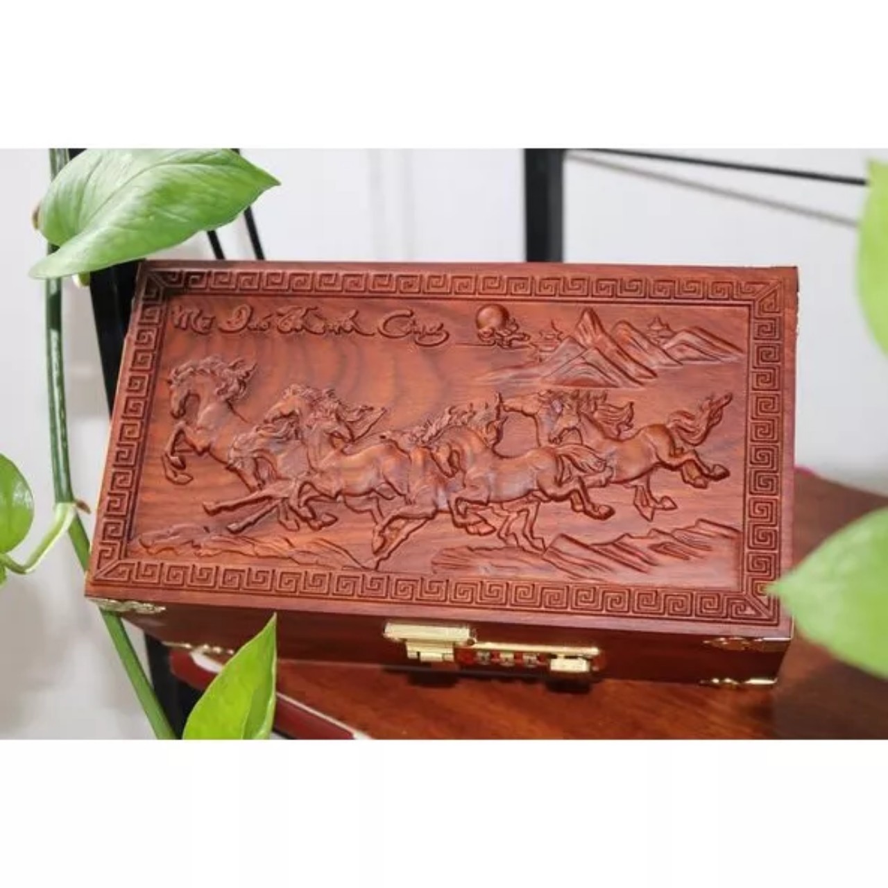 Hộp đựng trang sức,đựng tiền tiết kiệm gỗ hương có khoá cao cấp, mặt trạm nhiều mẫu gỗ hương đẹp