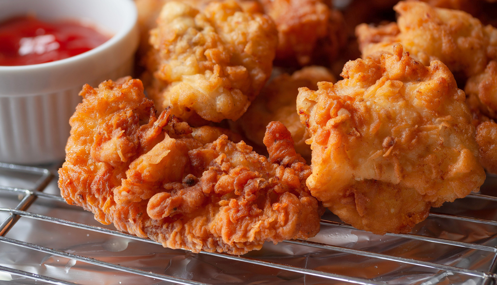 TỦ GIỮ NÓNG THỰC PHẨM KFC TRƯNG BÀY GIỮ NHIỆT THỰC PHẨM