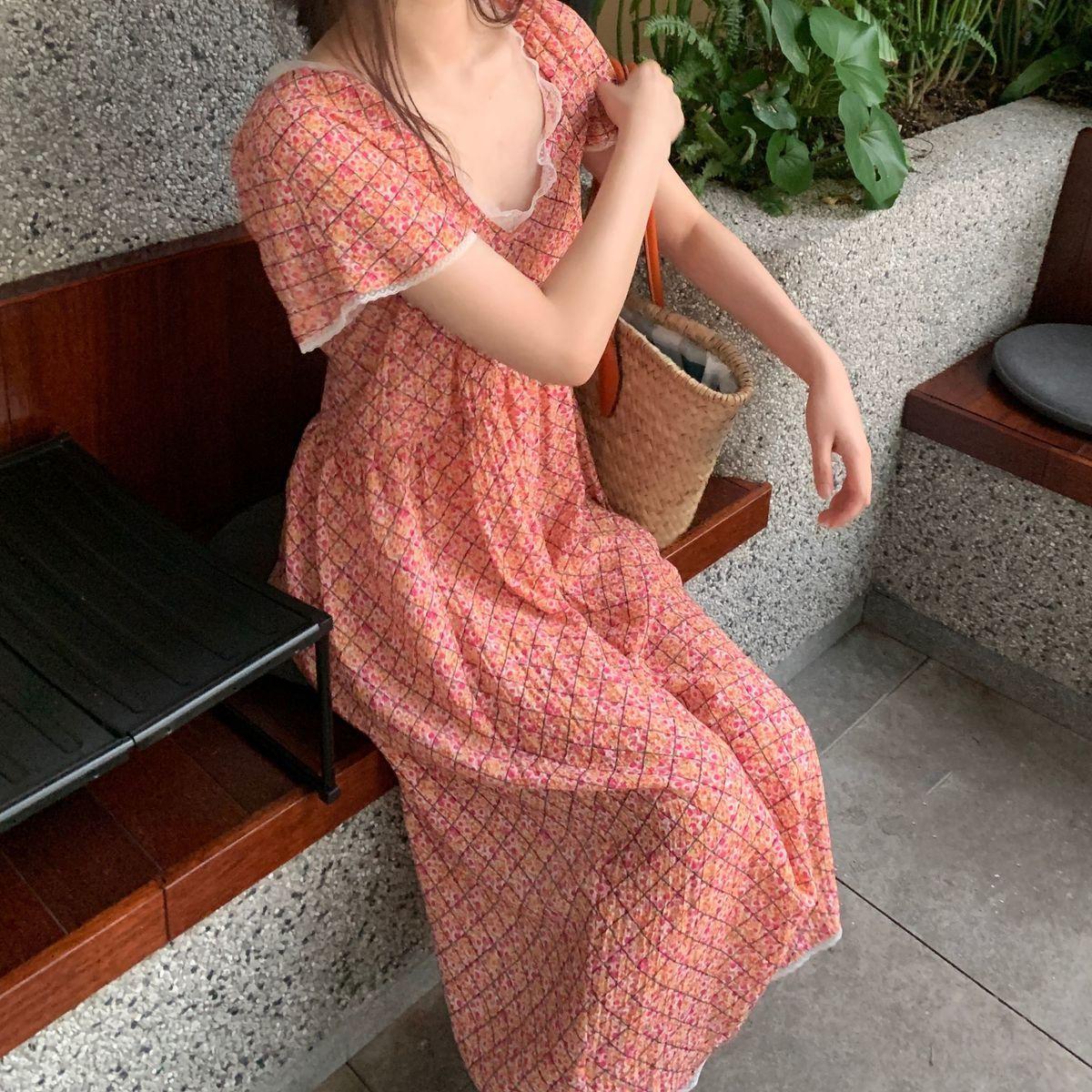 CHENGRUI Cùng ngày vận chuyển Vintage hoa vỡ trà nghỉ ăn phụ nữ 2023 mùa hè sexy khí chất váy dài trung bình