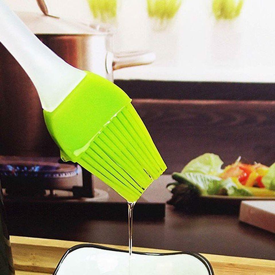 Chổi Quét Dầu Silicon Rapido 22,5 x4,7 cm- cán nhựa trong