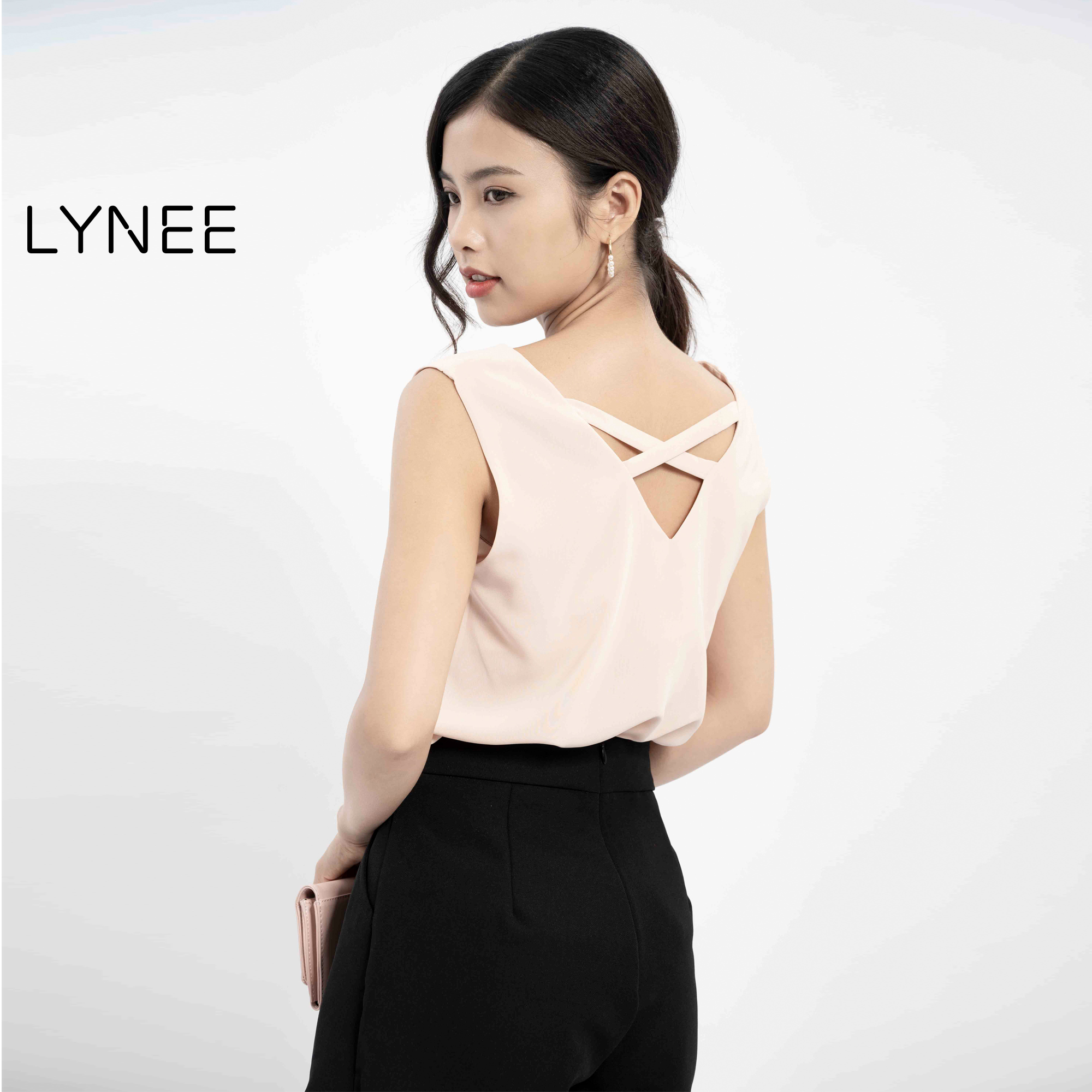 Áo sát nách nữ LYNEE áo kiểu cổ tim vải lụa mềm mịn tạo cảm giác thoải mái ST01