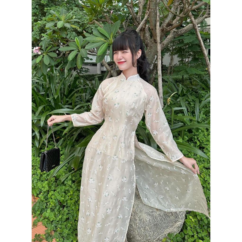 Áo dài tơ vàng hoa mai nhí tay lửng kèm quần lụa