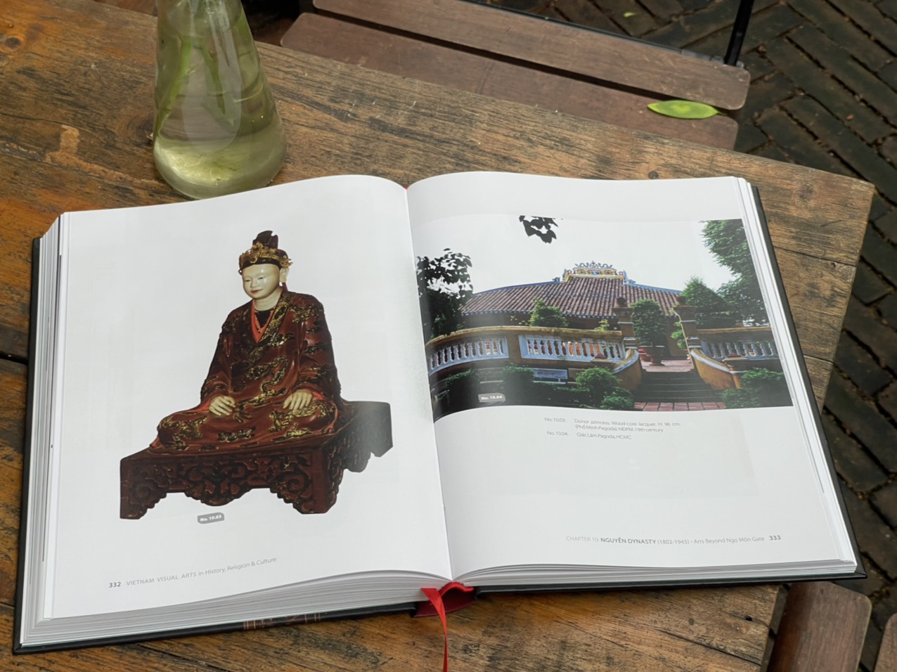VIETNAM VISUAL ARTS IN HISTORY, RELIGION & CULTURE - Kerry Nguyễn-Long - NXB Thế Giới