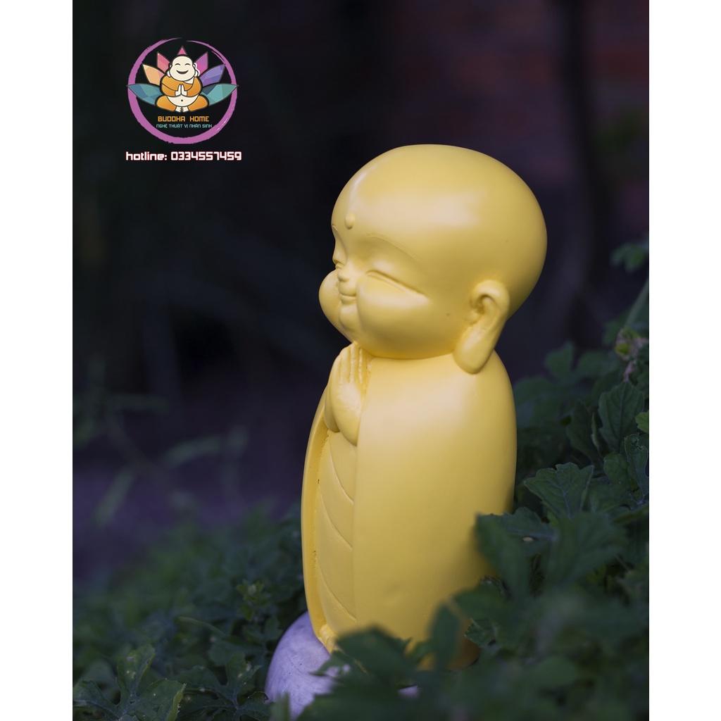 Chú tiểu decor hiện đại 21 cm trang trí nhà cửa màu vàng nhạt