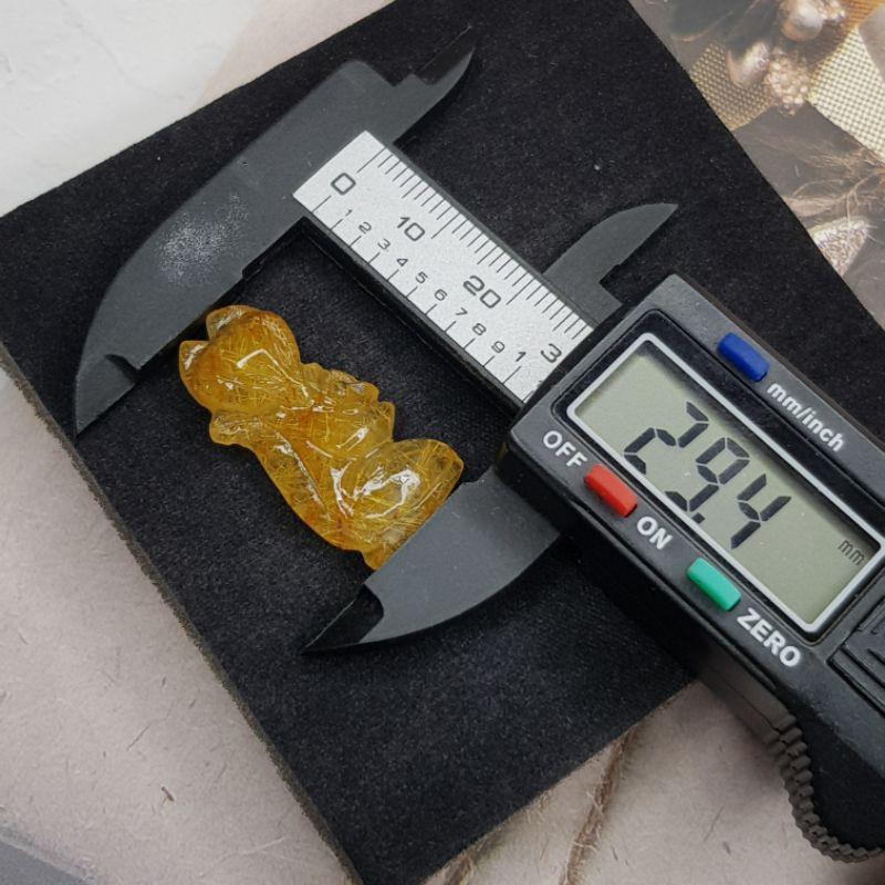 VÒNG CỔ CỬU VỸ HỒ LY DÁNG QUỲ MÀU VÀNG 02