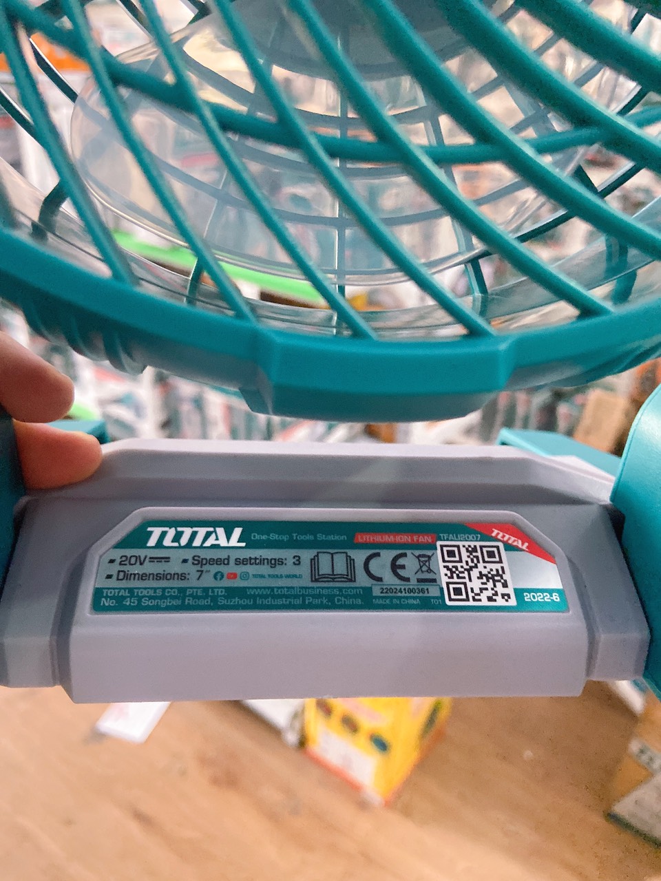 Quạt dùng pin Lithium‑Ion 20V total TFALI2007