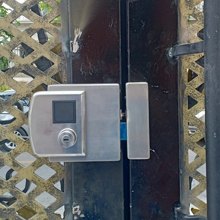 Khóa cổng điện tử vân tay - thẻ từ SG-1300