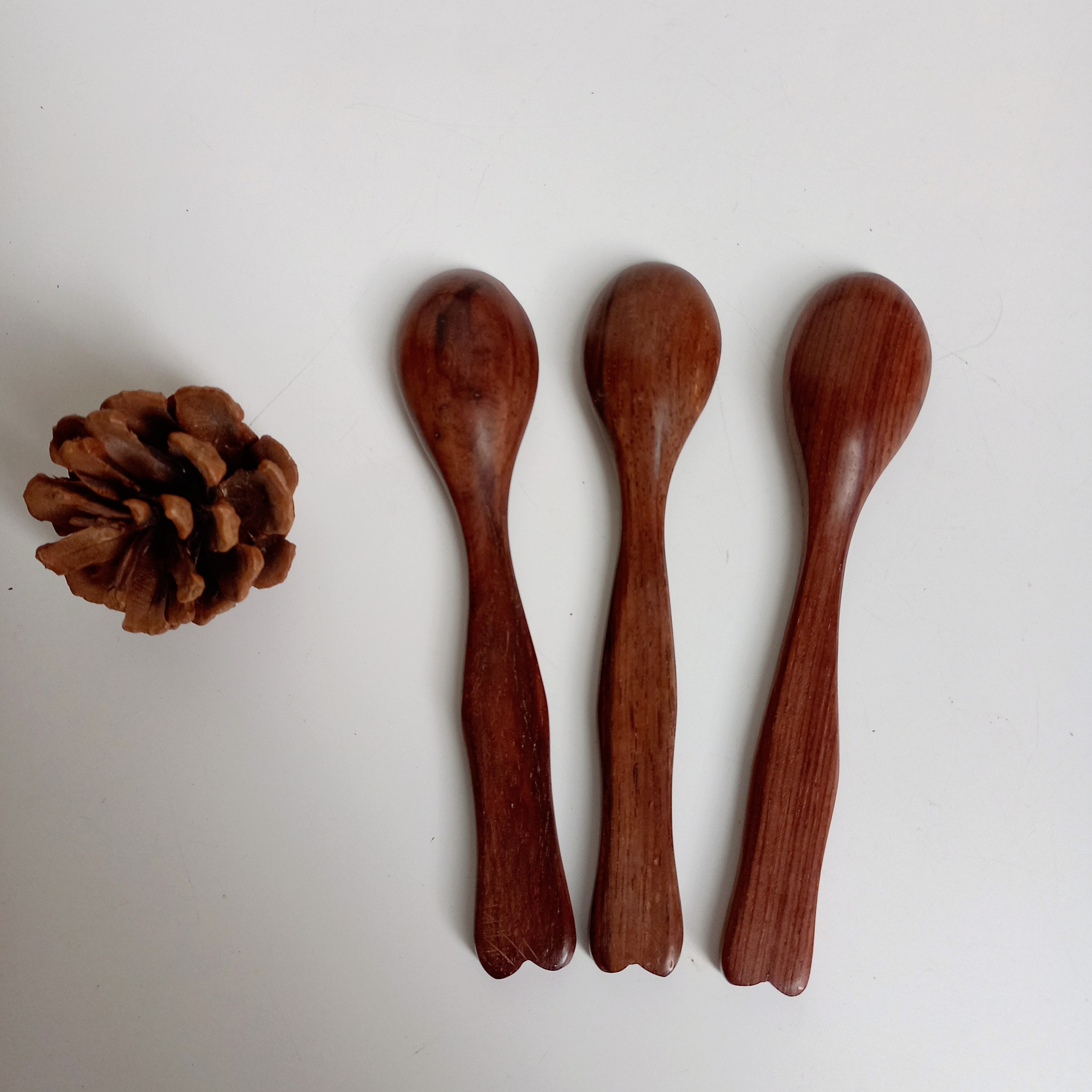 Thìa Gỗ Trắc Đỏ Đuôi Tim 16cm Cho Cà Phê, Trà, Sữa Chua, Sinh Tố