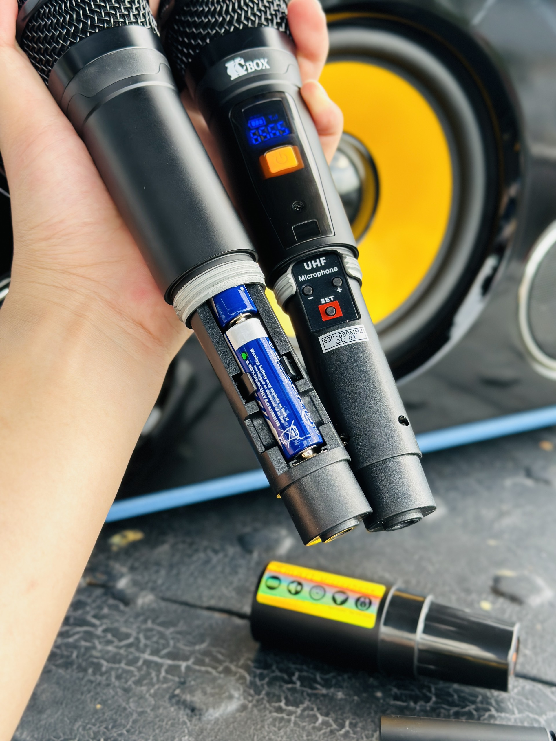 LOA XÁCH TAY KCBOX KC S8 KÈM 2MIC CÔNG SUẤT 200WAT NGOẠI HÌNH GỌN NHẸ TINH TẾ -BASS SIÊU TRẦM CHO BẠN TRÃI NGHIỆM KARAOKE NGHE NHẠC TUYỆT HẢO