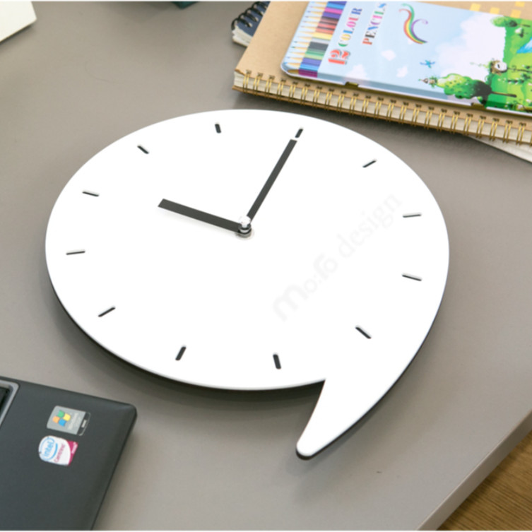 Đồng hồ treo tường trang trí nhà cửa tối giản hình dấu phẩy - Comma Wall Clock