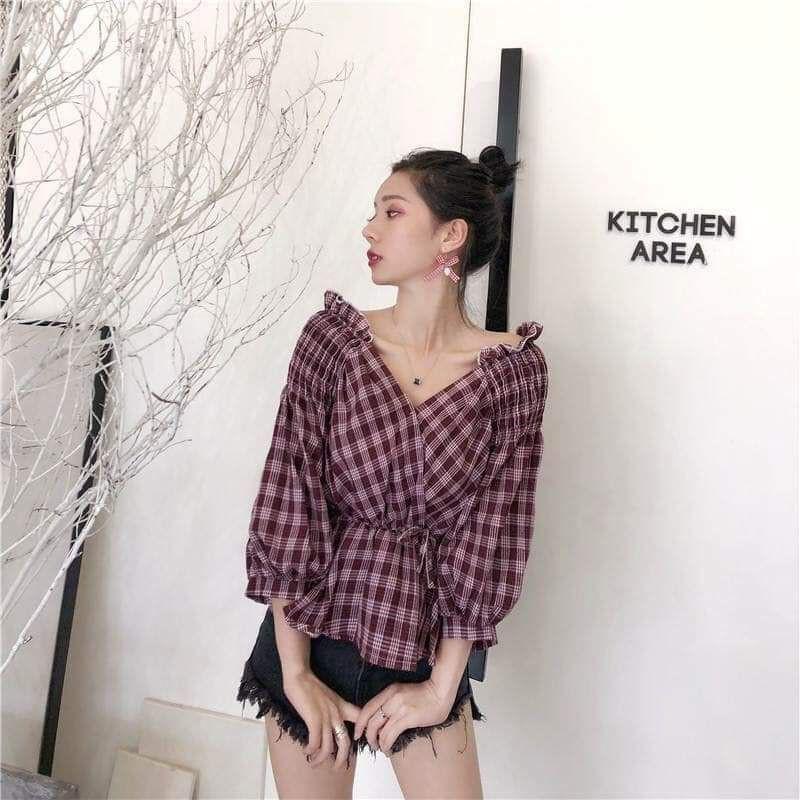 Áo trễ vai tay lỡ sọc caro tím nữ tính nhún eo