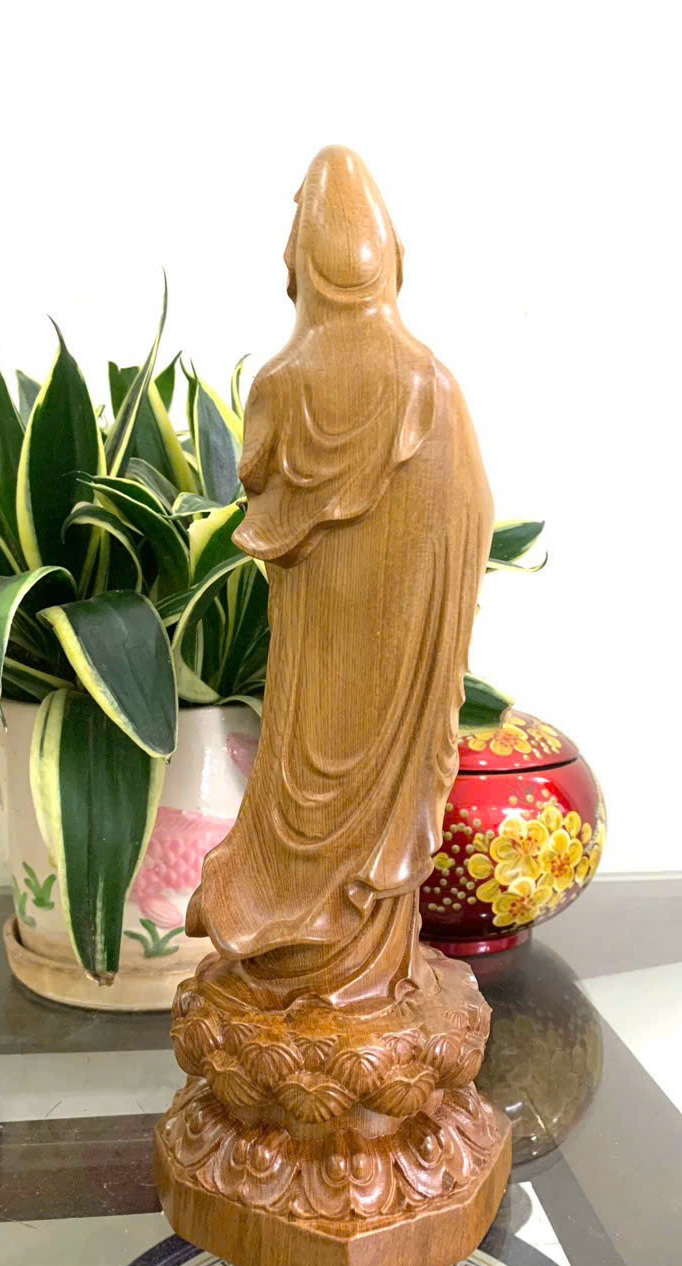 Tượng phật bà quan thế âm bồ tát bằng gỗ bách xanh thơm nức kt cao 30cm