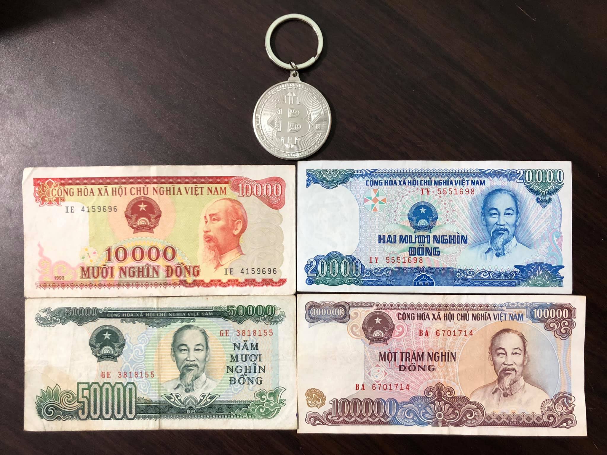 Tiền cổ Việt Nam, đủ bộ tiền 4 tờ cotton sưu tầm (tặng kèm móc khóa Bitcoin)