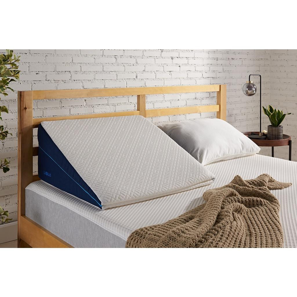 Gối chêm WOWS Tri-me wedge pillow 70x63.5cm, 1 cái