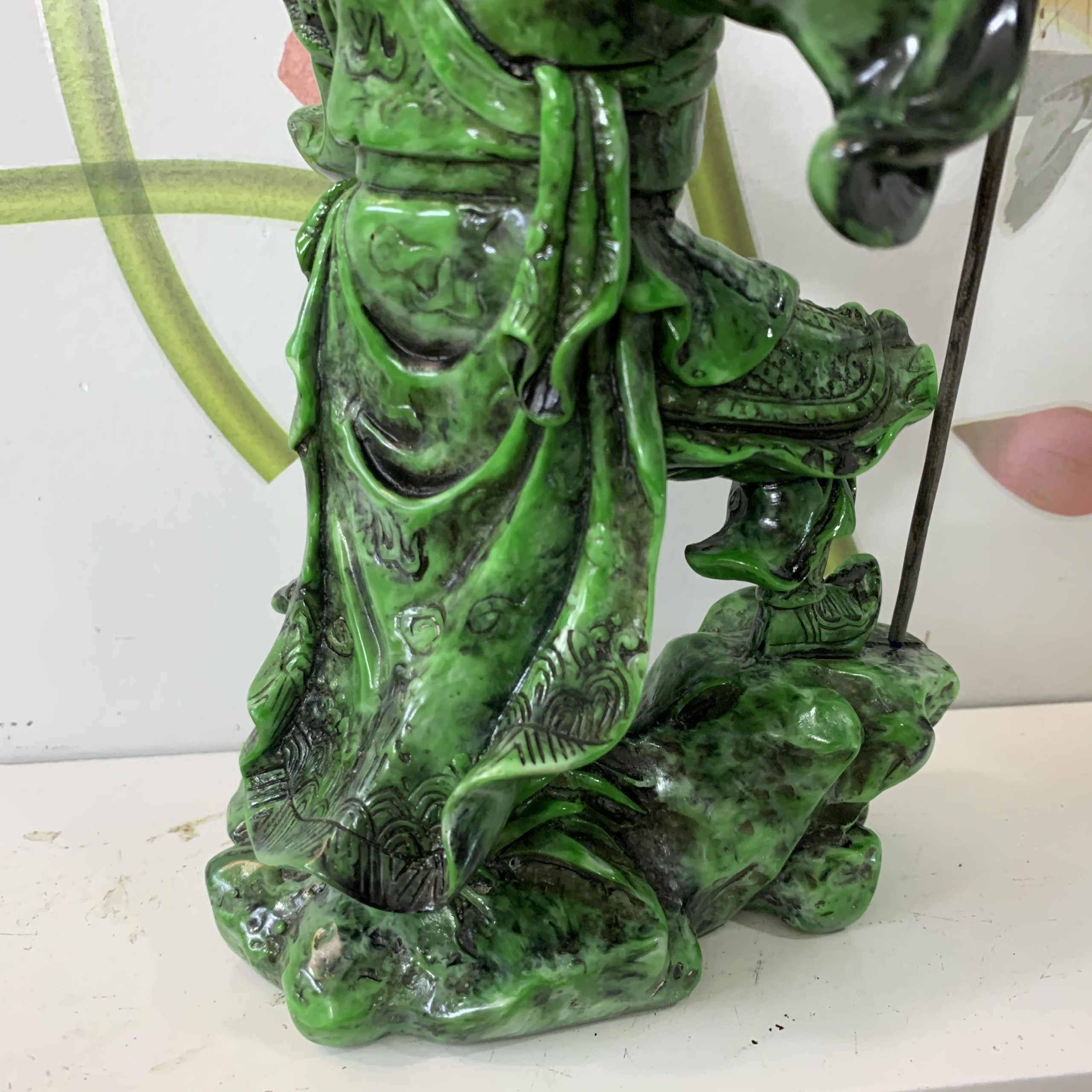 Tượng đá trang trí Quan Công phong thủy - Tượng Quan Công chống đao - Chiều Cao 23cm Không tính cây đao