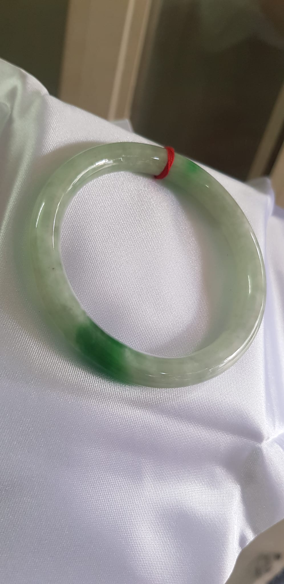 Vòng Cẩm Thạch tự nhiên mới Đậu AS Sao 52mm x cọng 7mm màu trắng bông đậu điểm lý 1 góc đẹp Nữ 50kg - 56kg đeo ạ