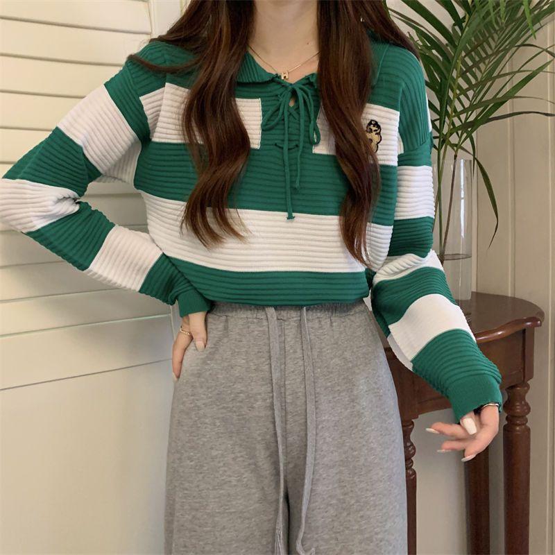 [L2M] Áo len nữ Montoghi dệt kim cổ POLO kẻ sọc retro có DÂY RÚT CỔ và LOGO HOA năng động trẻ trung