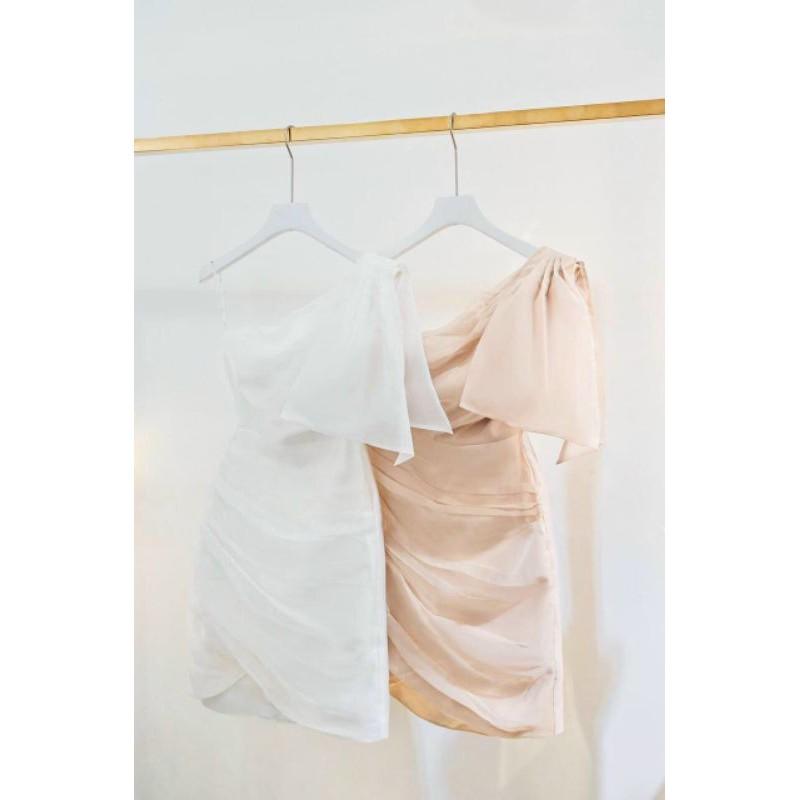 Đầm dự tiệc ôm body dáng xòe chéo vai Maria Dress