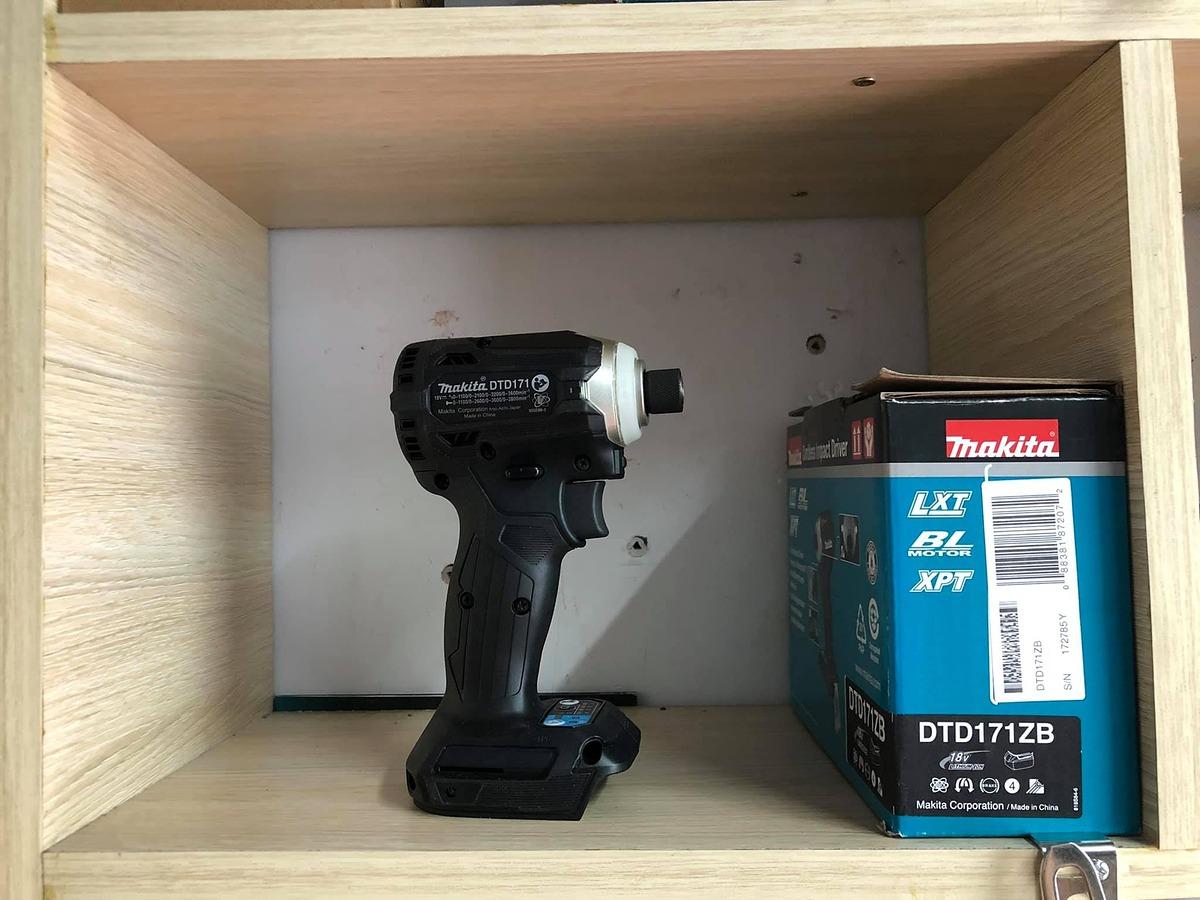 MÁY VẶN VÍT DÙNG PIN (BL)(18V) 180 N.M MAKITA DTD171ZB (KHÔNG KÈM PIN VÀ SẠC) - HÀNG CHÍNH HÃNG