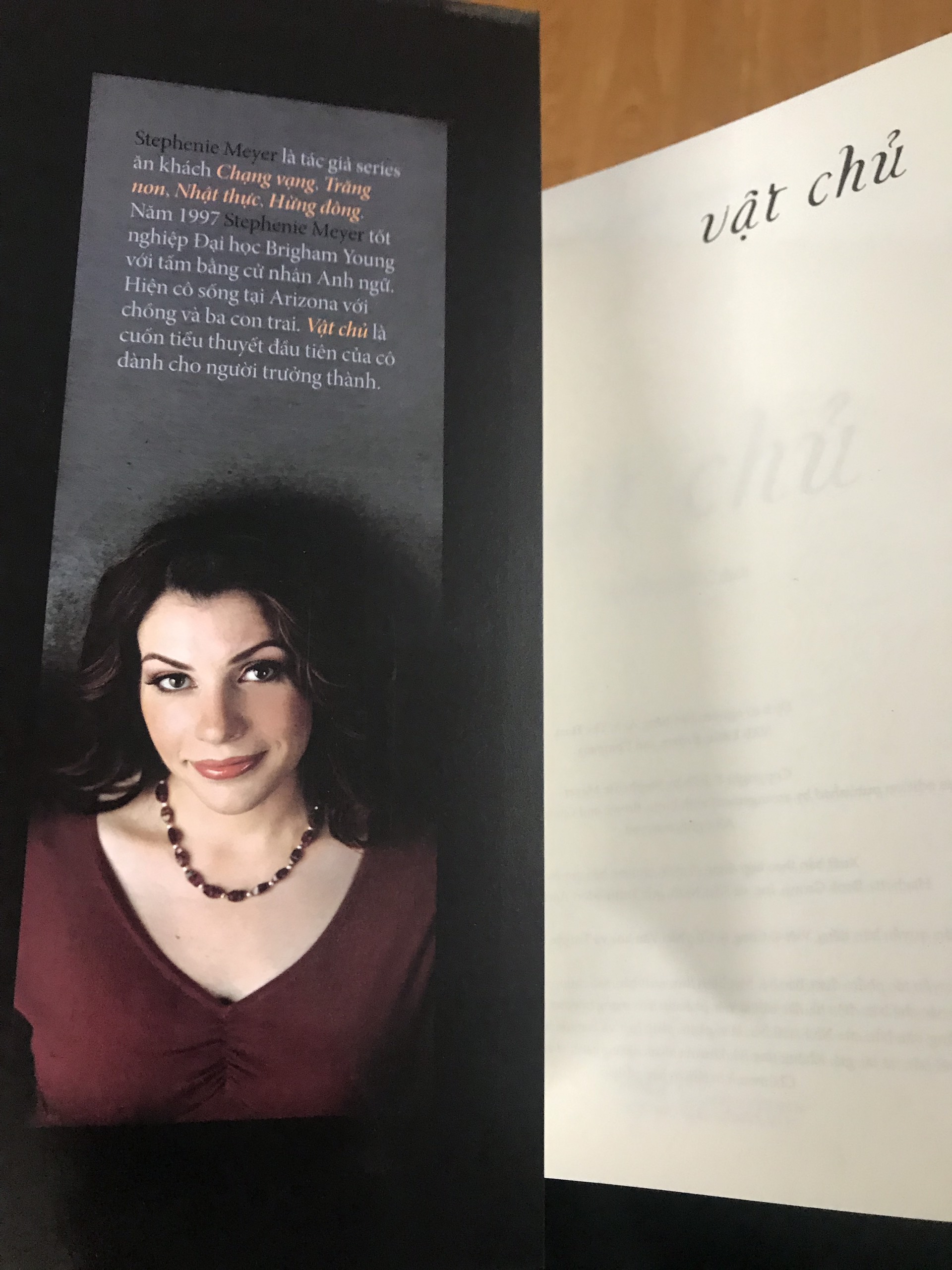 Vật Chủ - Stephenie Meyer (tái bản) (tặng kèm bookmark)