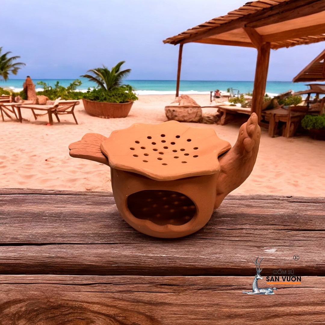 Bếp Xông Thảo Dược , Trầm Hương Gốm Đất Nung Tự Nhiên Hình Con Gà - 20x11x13cm