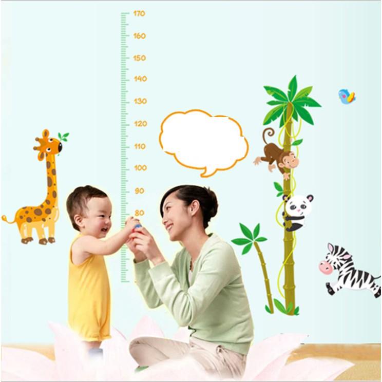 Decal dán tường Thước đo cây dừa và những con thú tinh nghịch