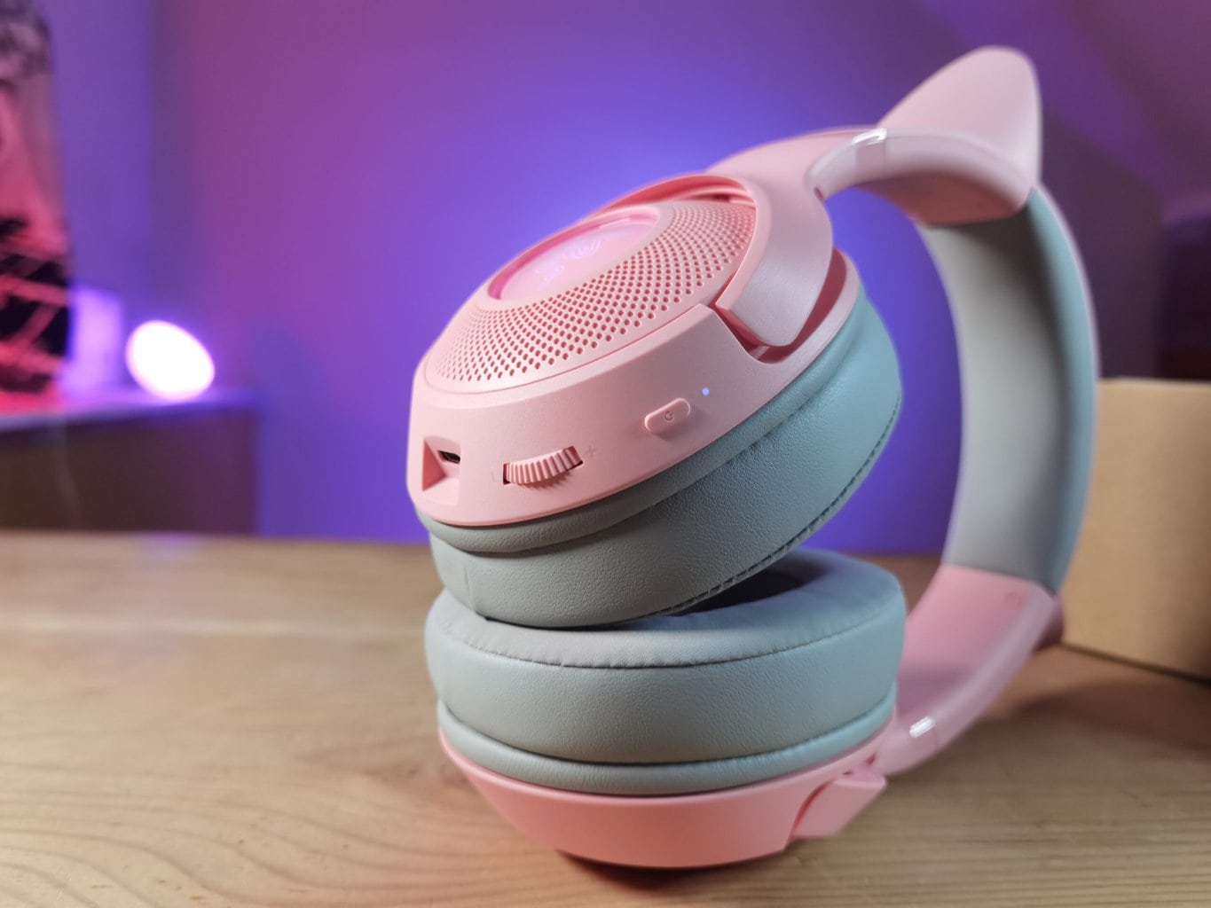 Tai nghe Razer Kraken Kitty V2 BT