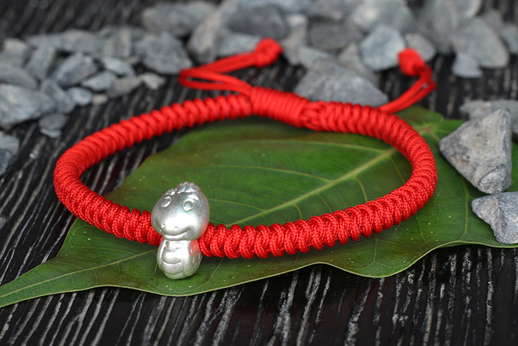 Vòng Tay Kết Dây Tuổi Tỵ Ngọc Quý Gemstones