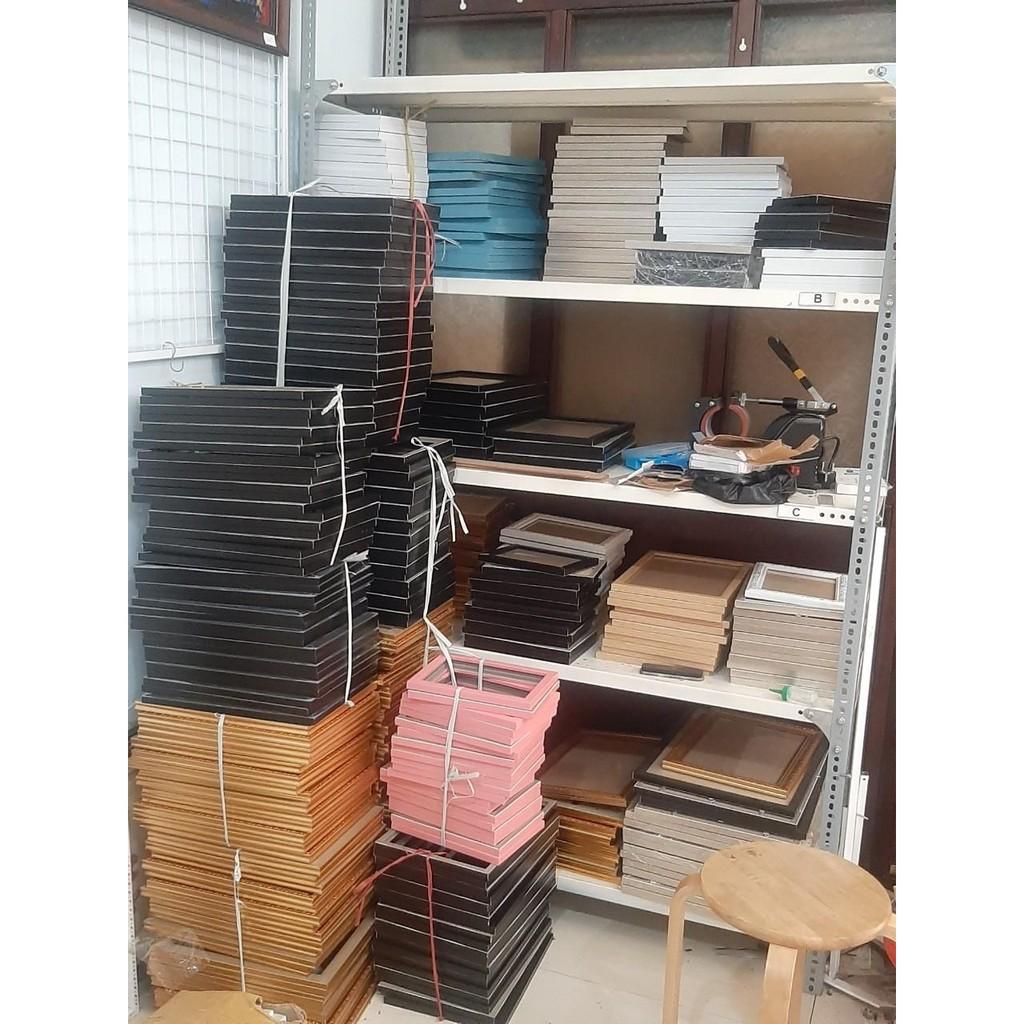 Khung ảnh 13x18cm kích thước lọt lòng 13x18cm, nhiều màu, bao gồm kiếng