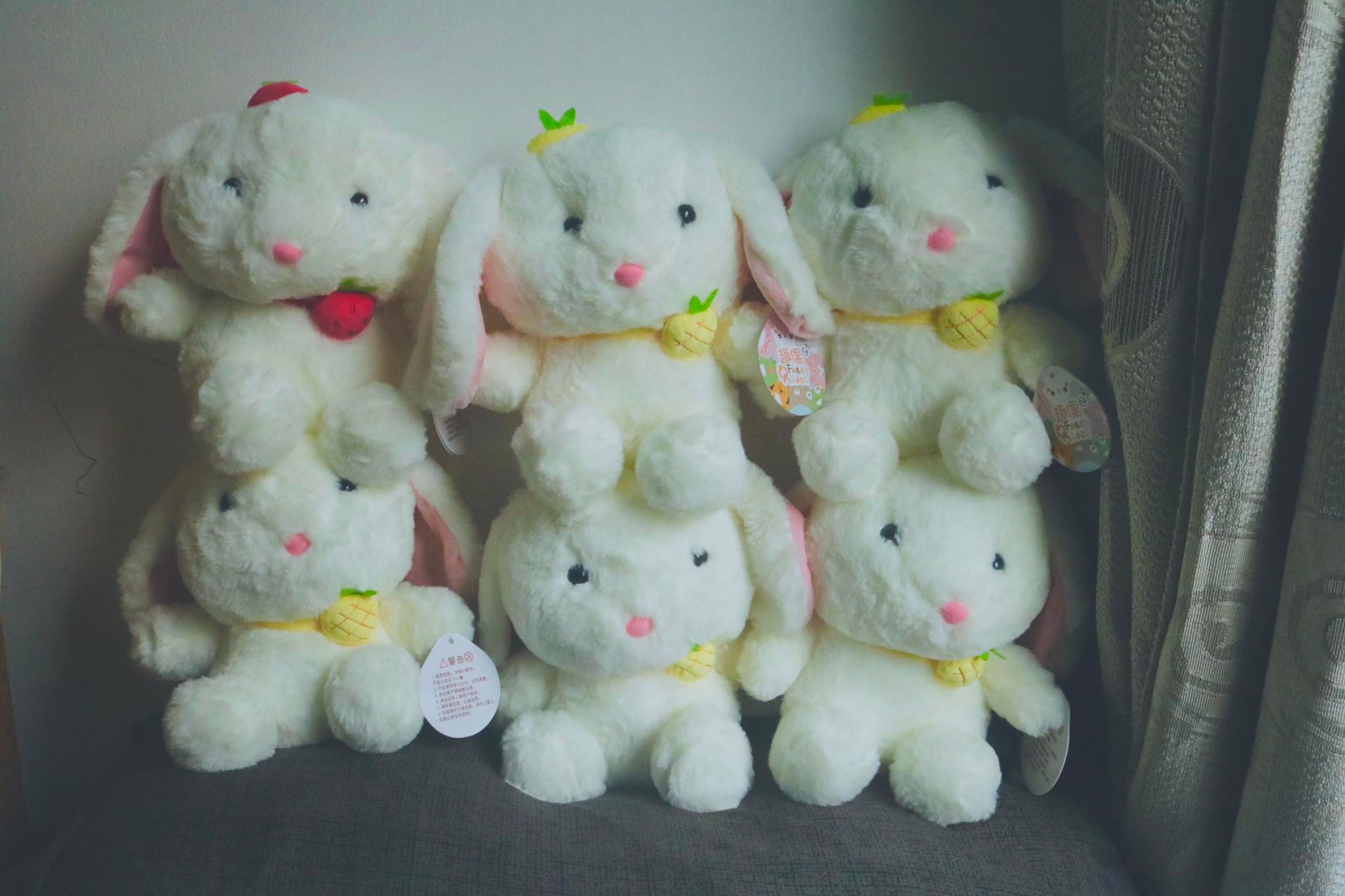 Gấu bông thỏ dâu tai dài trắng hàng Nhật Bản cao cấp