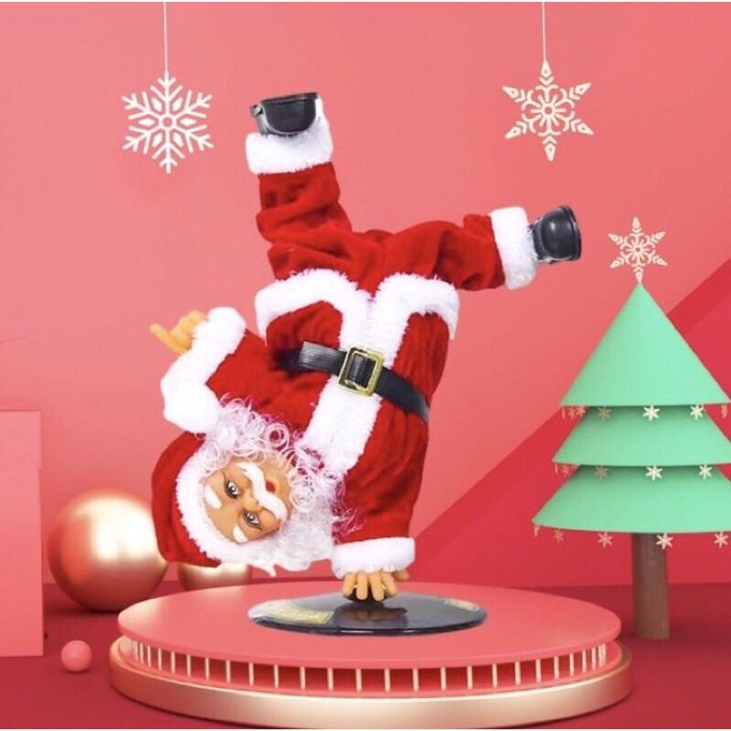 Ông già noen nhào lộn hip hop